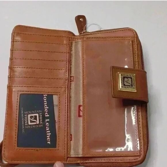 Stone Mountain Black and Brown Wallet - Picture 3 of 10